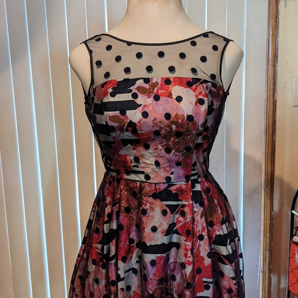 Dress 👗 - Picture 5 of 10